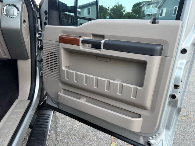 2009 Ford F-350 Image 30