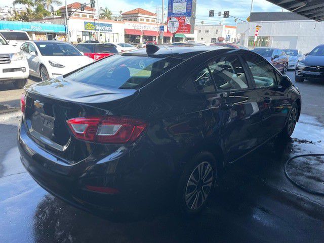 2018 Chevrolet Cruze Image 9