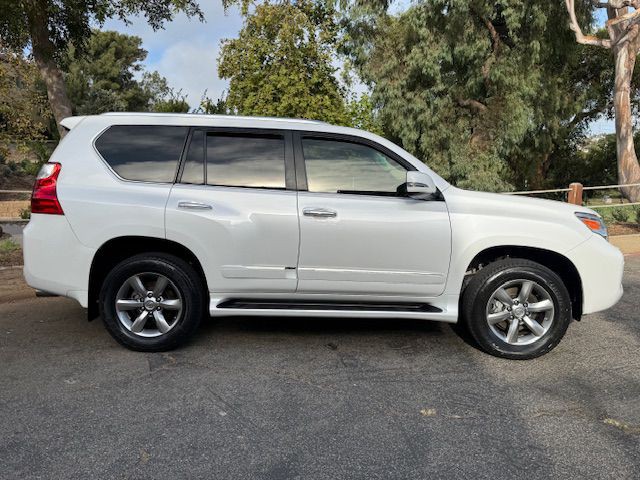 2012 Lexus GX Image 3