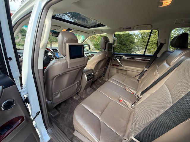 2012 Lexus GX Image 27
