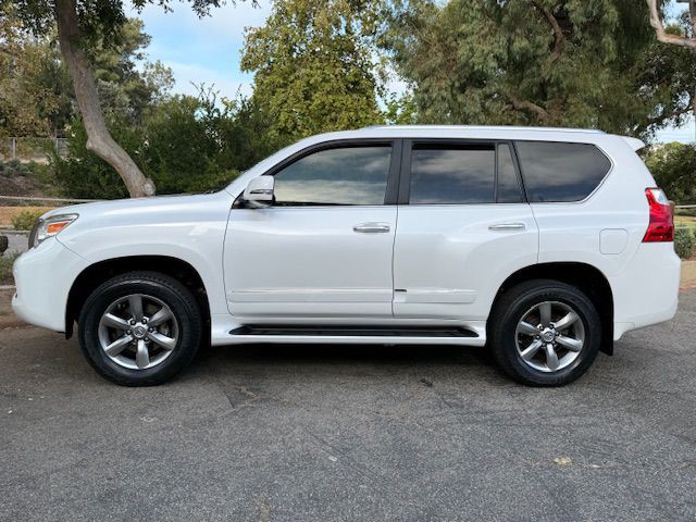 2012 Lexus GX Image 40