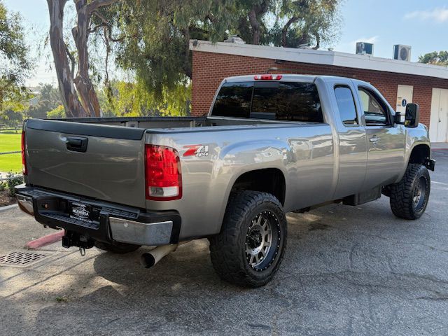 2013 GMC Sierra Image 2