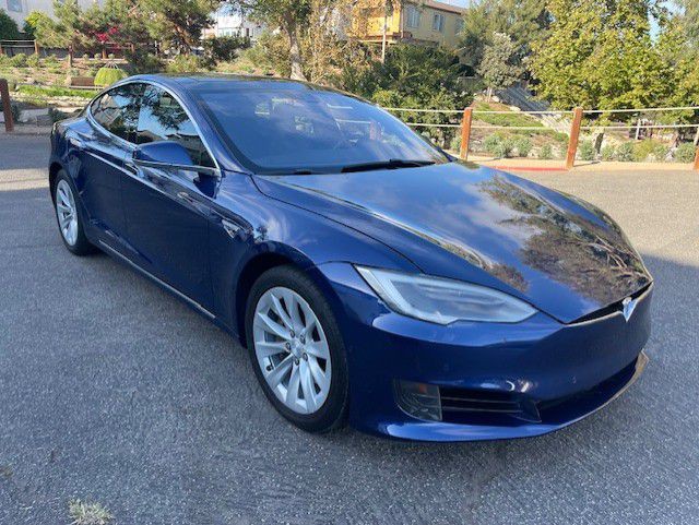 2016 Tesla Model S Image 1