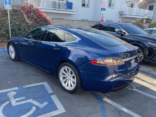 2016 Tesla Model S Image 2