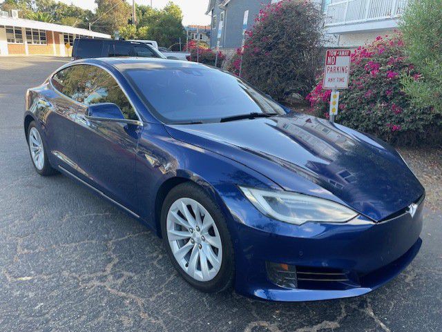 2016 Tesla Model S Image 6