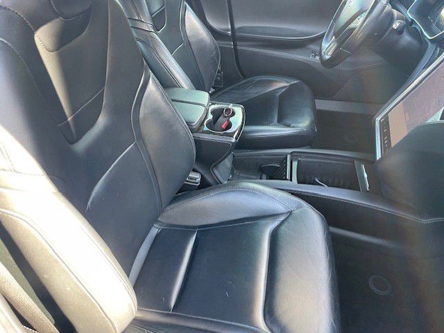 2016 Tesla Model S Image 8