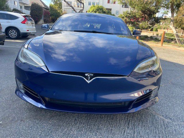 2016 Tesla Model S Image 10