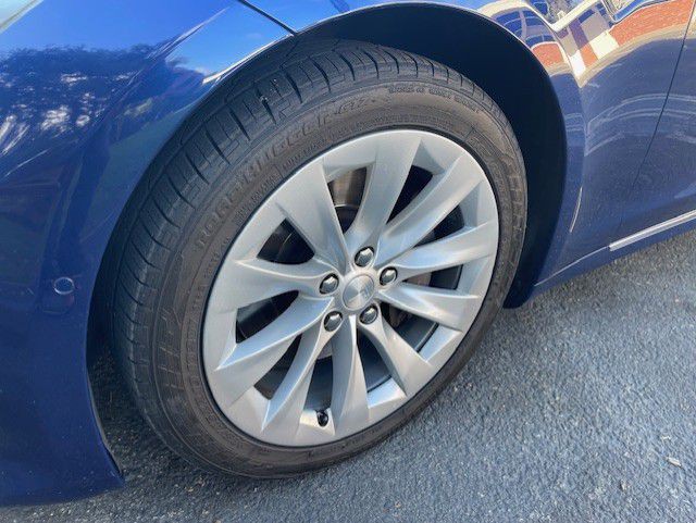 2016 Tesla Model S Image 13