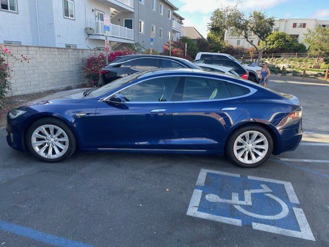 2016 Tesla Model S Image 14