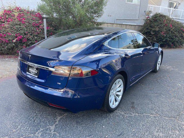 2016 Tesla Model S Image 17