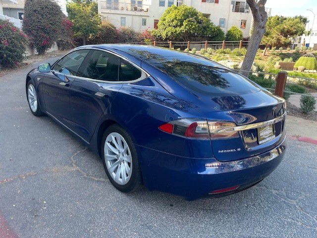 2016 Tesla Model S Image 18