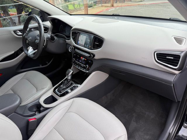 2019 Hyundai Ioniq Image 16