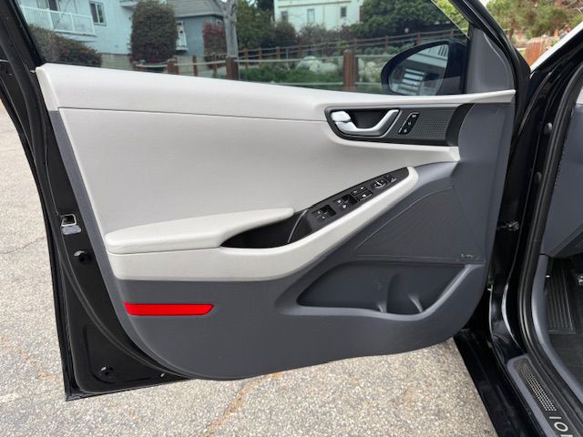 2019 Hyundai Ioniq Image 20
