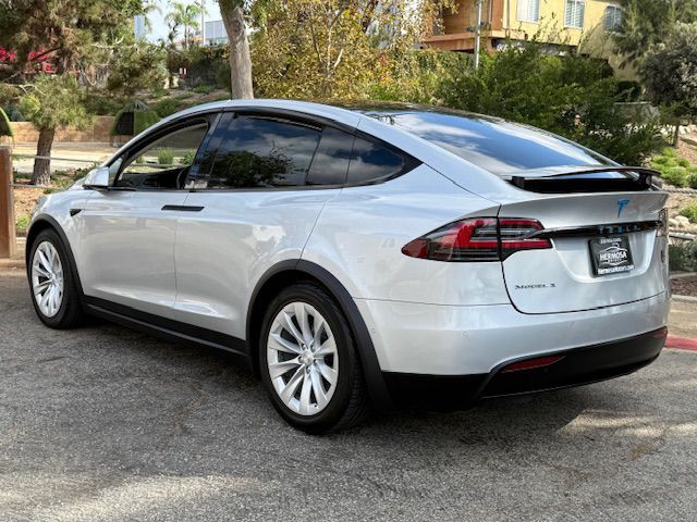 2017 Tesla Model X Image 4