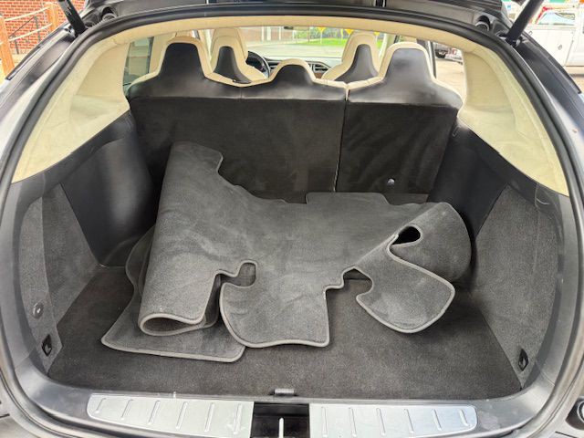 2017 Tesla Model X Image 19