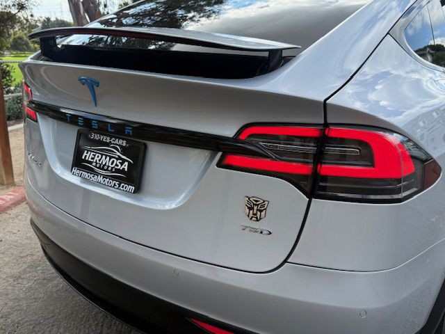 2017 Tesla Model X Image 23