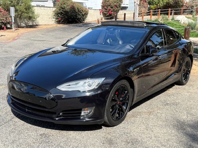 2015 Tesla Model S Image 1