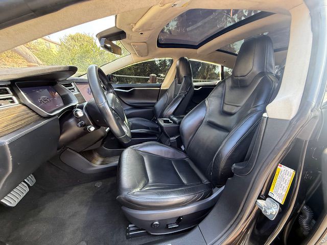 2015 Tesla Model S Image 5