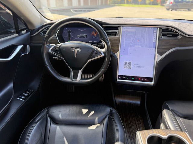 2015 Tesla Model S Image 6