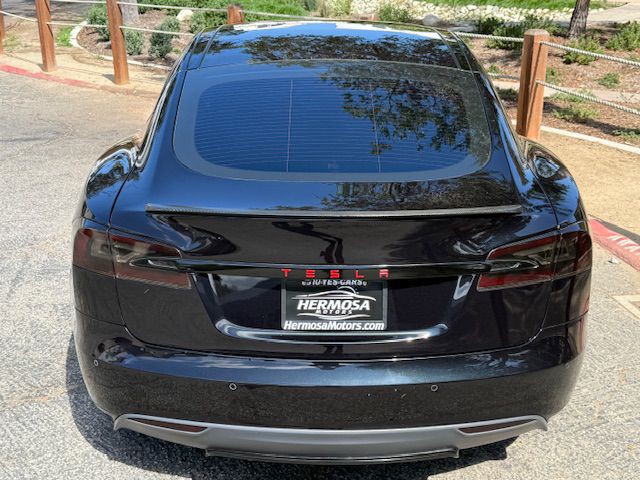 2015 Tesla Model S Image 37