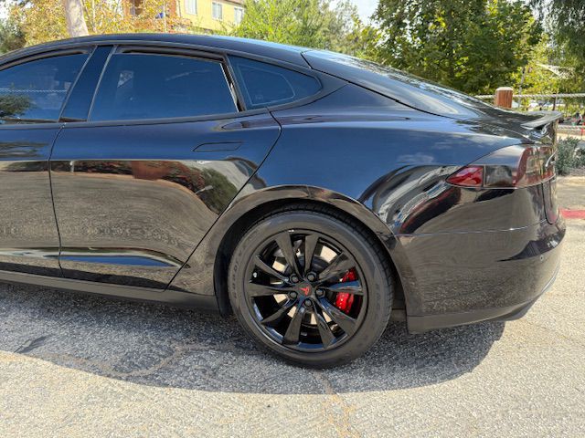 2015 Tesla Model S Image 41