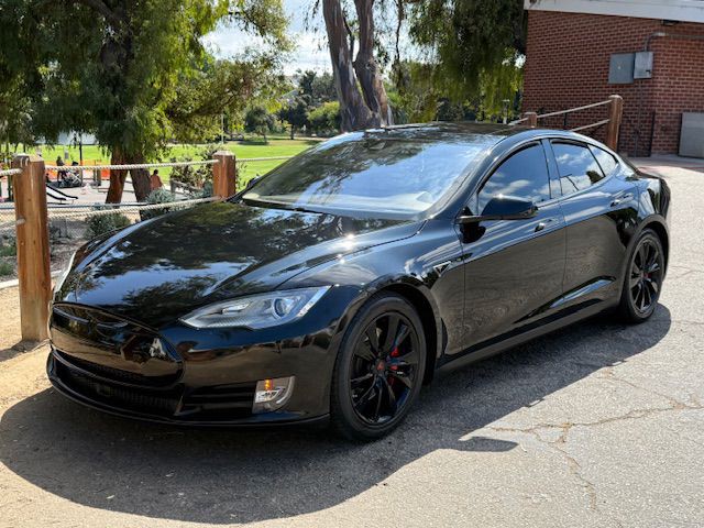 2015 Tesla Model S Image 45