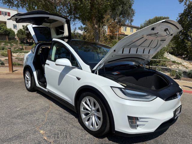 2016 Tesla Model X Image 3