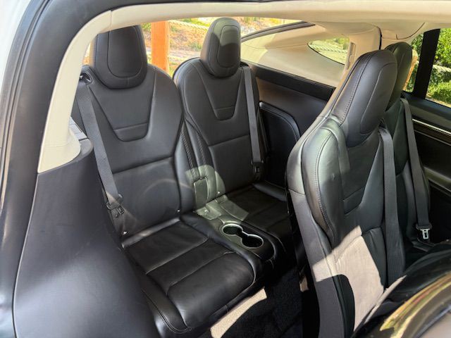 2016 Tesla Model X Image 5