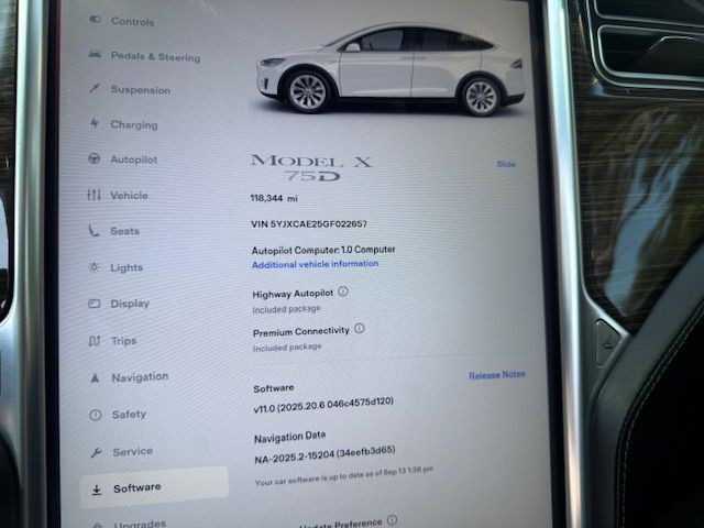 2016 Tesla Model X Image 7