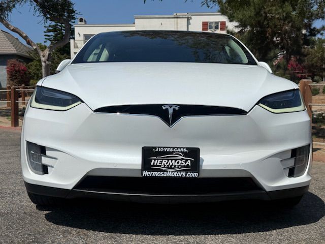 2016 Tesla Model X Image 9