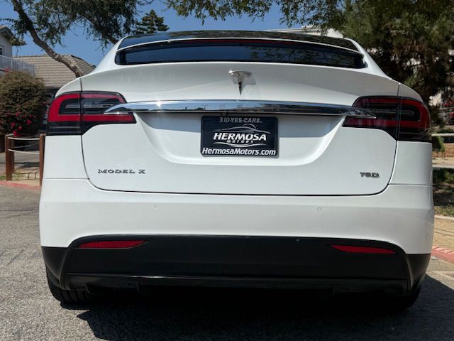 2016 Tesla Model X Image 30