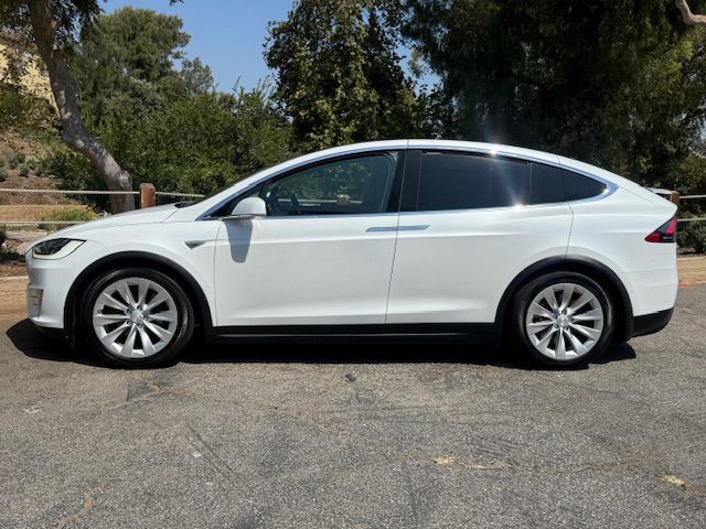 2016 Tesla Model X Image 34