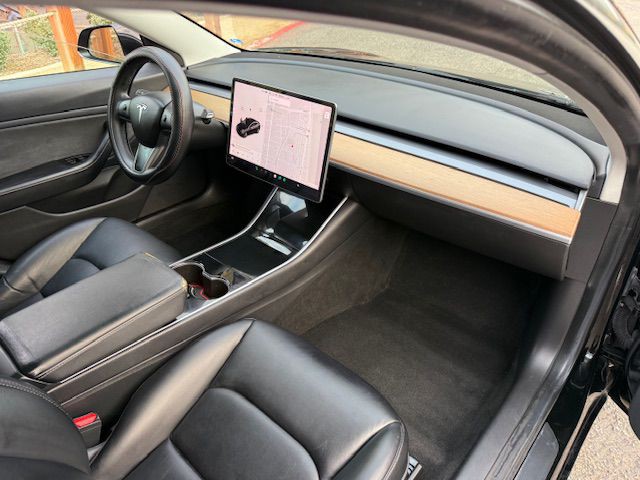 2019 Tesla Model 3 Image 17