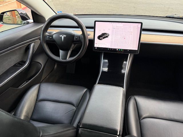 2019 Tesla Model 3 Image 18