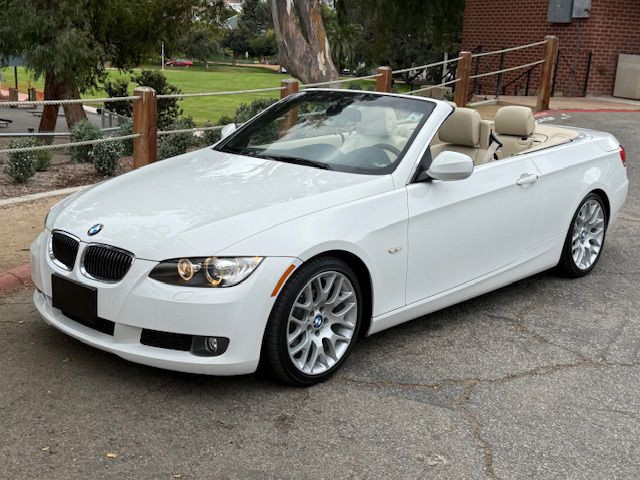 2010 BMW 3 Series Image 4