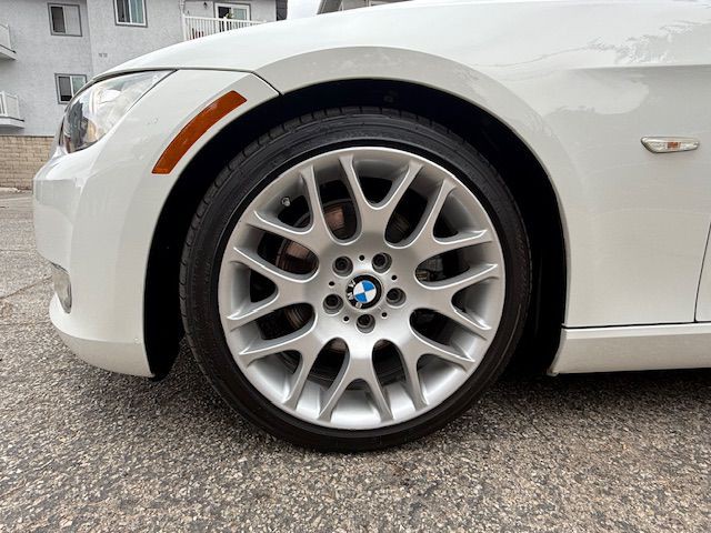2010 BMW 3 Series Image 7