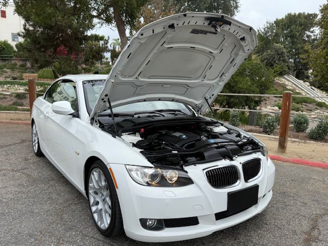 2010 BMW 3 Series Image 13