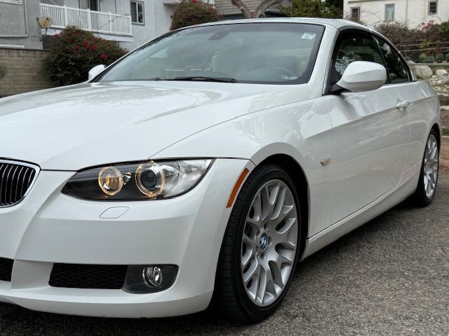 2010 BMW 3 Series Image 14