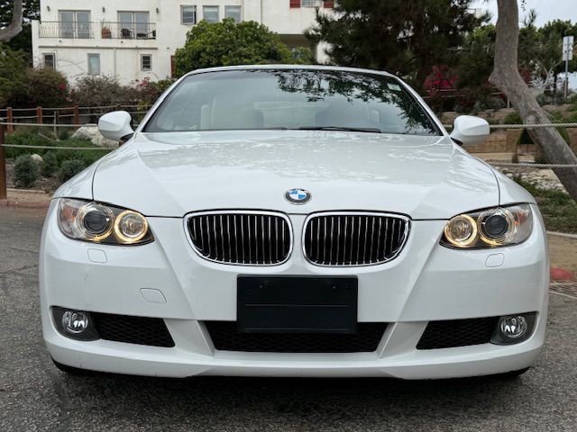 2010 BMW 3 Series Image 15
