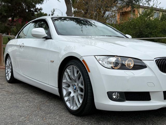 2010 BMW 3 Series Image 17