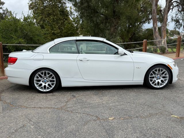 2010 BMW 3 Series Image 19