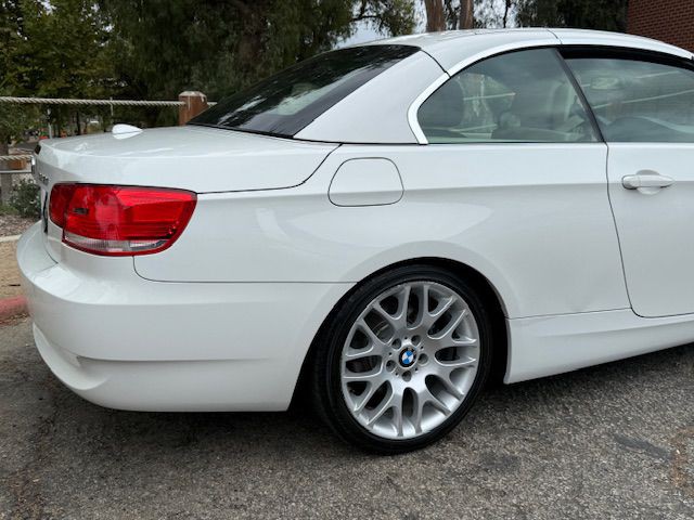 2010 BMW 3 Series Image 20