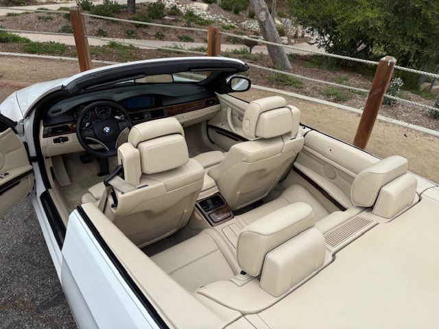 2010 BMW 3 Series Image 29