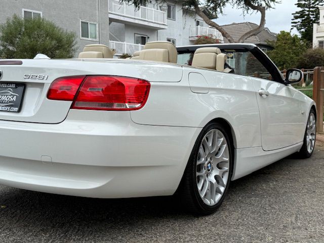 2010 BMW 3 Series Image 35
