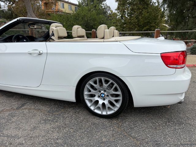 2010 BMW 3 Series Image 36