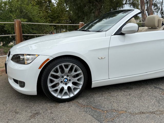 2010 BMW 3 Series Image 38