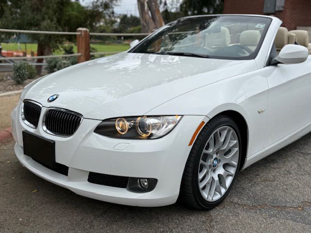 2010 BMW 3 Series Image 39