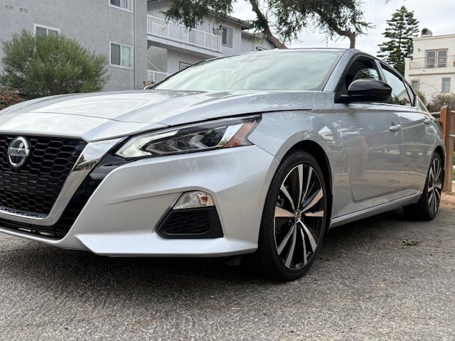 2022 Nissan Altima Image 10