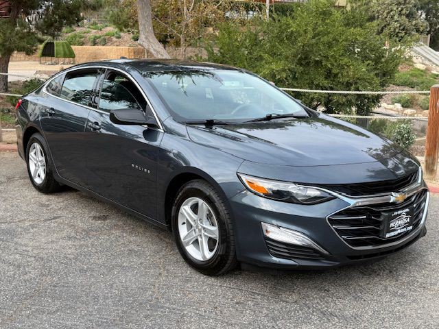 2020 Chevrolet Malibu Image 2