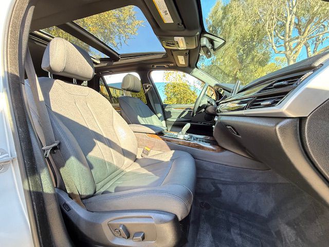 2017 BMW X5 Image 19